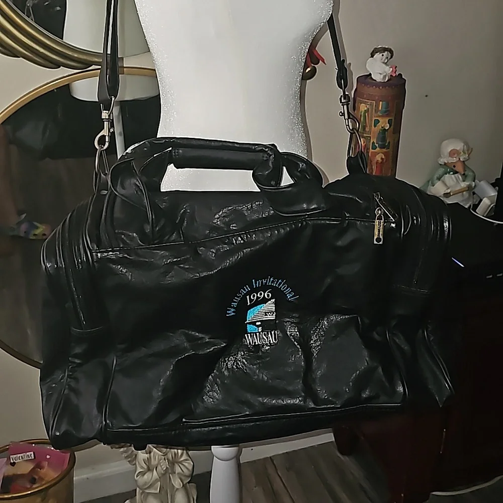 Converse duffle bag black leather vintage 1996 multi-pockets footed